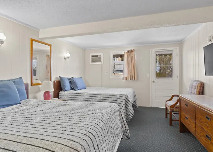 Beach Motel And Suites